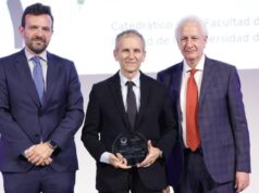 Antonio Alcaraz, premiado por Merco-OdS en liderazgo clínico de urología