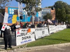 Solo 250 abogados y procuradores participan en la protesta por la pasarela al RETA frente al congreso del PSOE