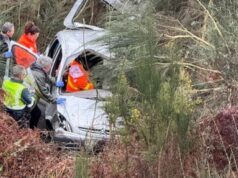 Tragedia en Traseirexa: los bomberos excarcelan a un herido tras brutal accidente de coche