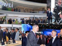 El rey conoce en el MWC las soluciones tecnológicas de GSMA, Telefónica y Huawei