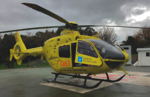 Un operario evacuado en helicóptero tras un accidente con un autobús en Amoeiro