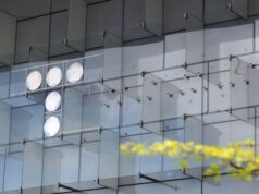 Telefónica mantiene los derechos UEFA y el mercado responde con optimismo