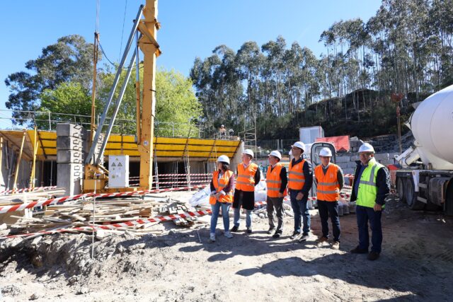 El_alcalde_de_Pontevedra_supervisa_los_avances_en_la_construccion_del_nuevo_centro_social_de_Acevedo_proximo_a_inaugurarse.jpeg