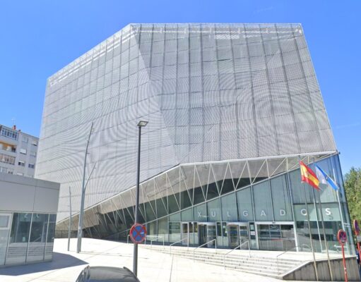Le abrió las puertas de su casa y acabó desapareciendo con sus joyas y su dinero en Xinzo de Limia