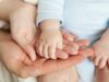 Las políticas laborales y de conciliación condicionan la decisión de tener hijos en España