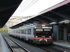 El tren pirómano: Un tren provoca una insólita cadena de incendios en Ourense y desata un amplio operativo
