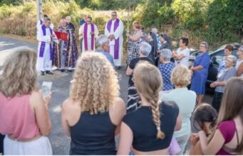 Roban una cruz del siglo XVIII y profanan una iglesia de Xinzo: el obispo tiene que acudir a purificarla