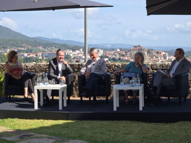 El_alcalde_de_Vigo_aboga_por_eliminar_fronteras_para_fomentar_la_economia_y_la_movilidad_entre_Galicia_y_Portugal.jpeg
