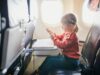 Cómo viajar en avión con niños según los consejos de easyJet