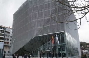 Condenado en Ourense tras aislar a una anciana de 83 años, quedarse con su herencia y dejarla pidiendo auxilio desde un octavo piso
